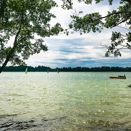 펜션 Mit Terrasse Und Garten In