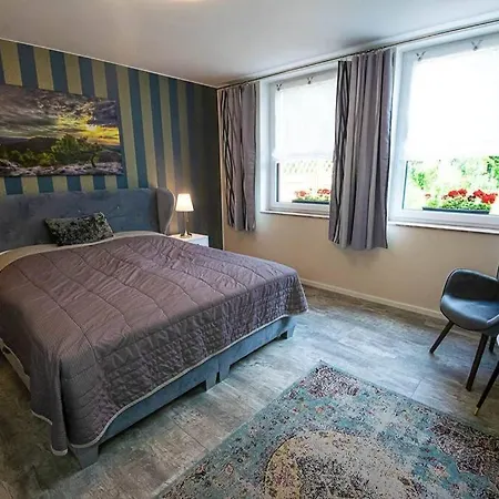 펜션 Mit Terrasse Und Garten In 반들리츠