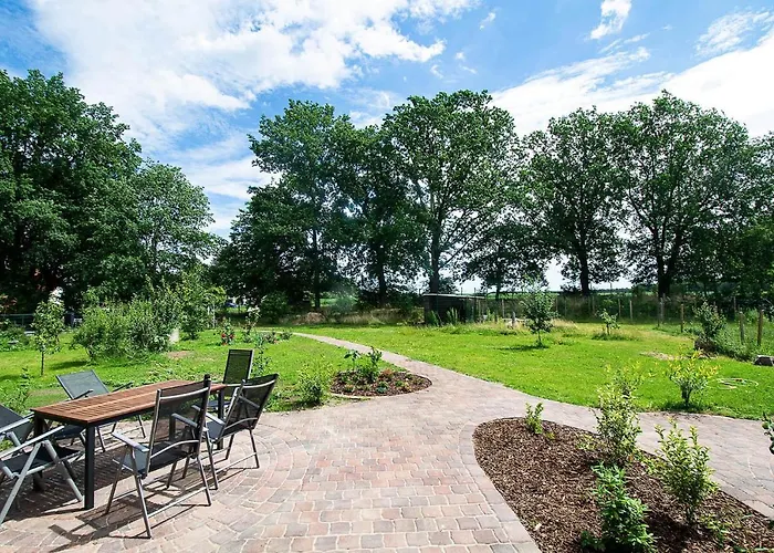 بيت للعطل Mit Terrasse Und Garten In فاندليتس