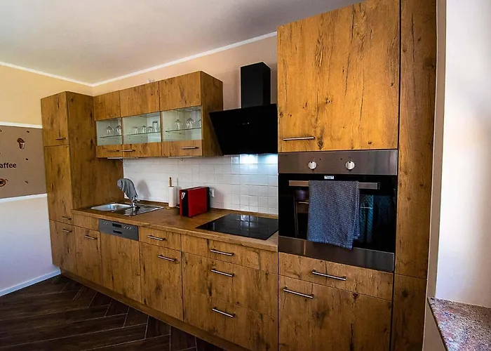 بيت للعطل Mit Terrasse Und Garten In فاندليتس